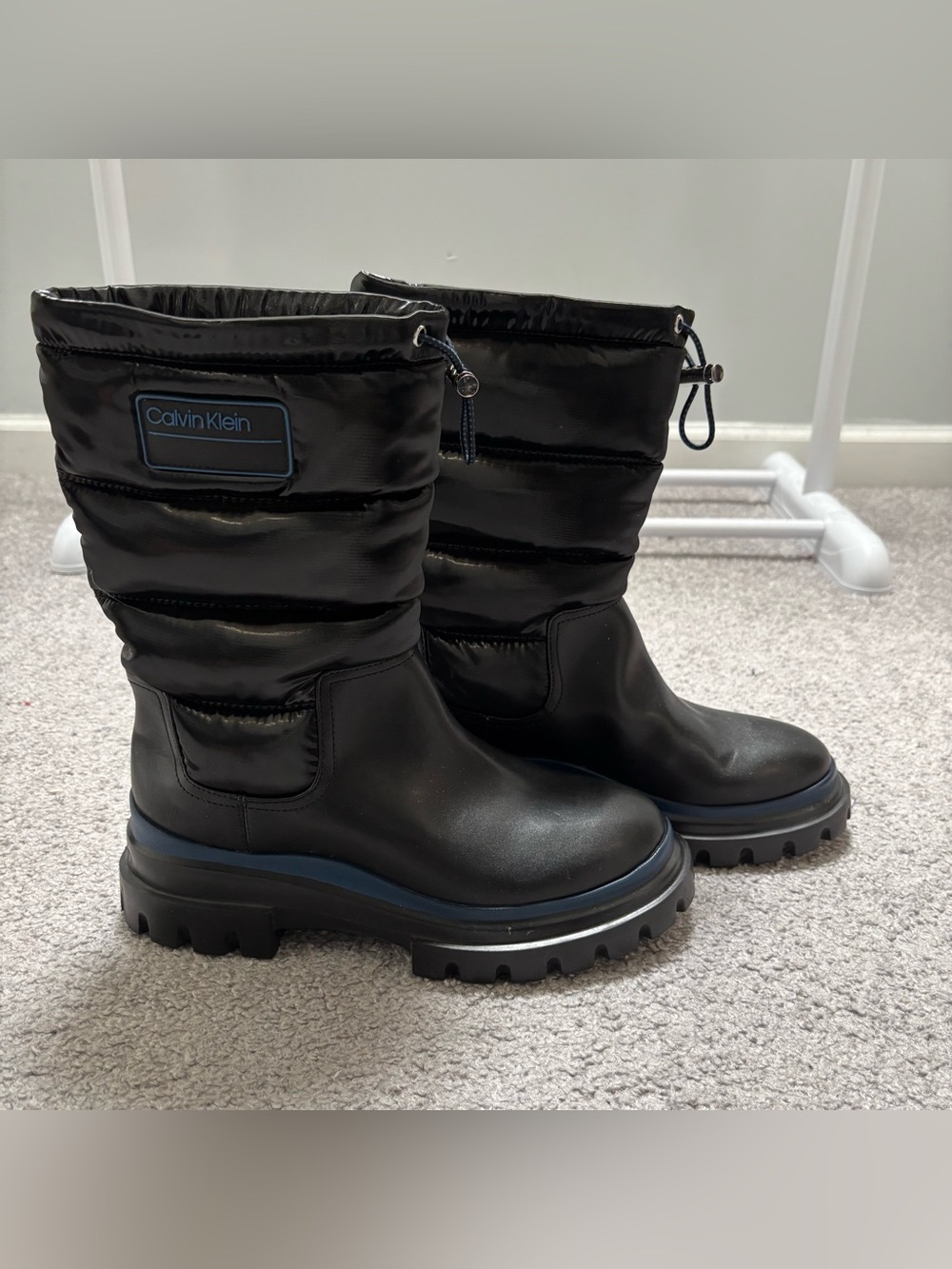 Calvin Klein Women’s Black and Blue Laeton Puffer Mid-Calf Winter Boots